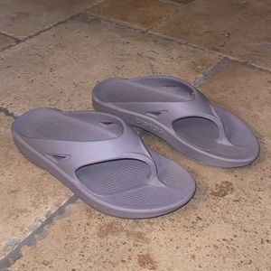 Oofos, purple, size 10